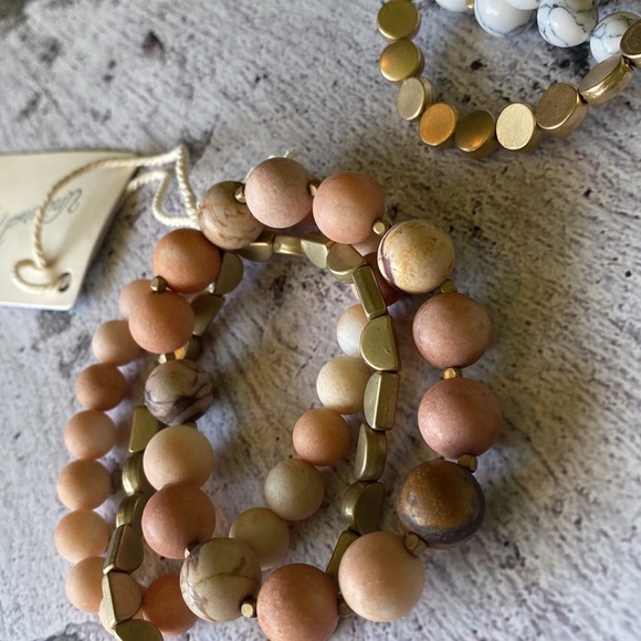 🛍 6 for $35 • NWT Set of 2 Universal Thread Genuine Stone Stretch Bracelet Sets - Picture 3 of 8